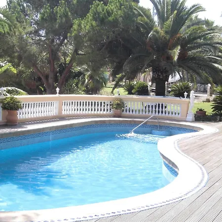 Villa In Center *